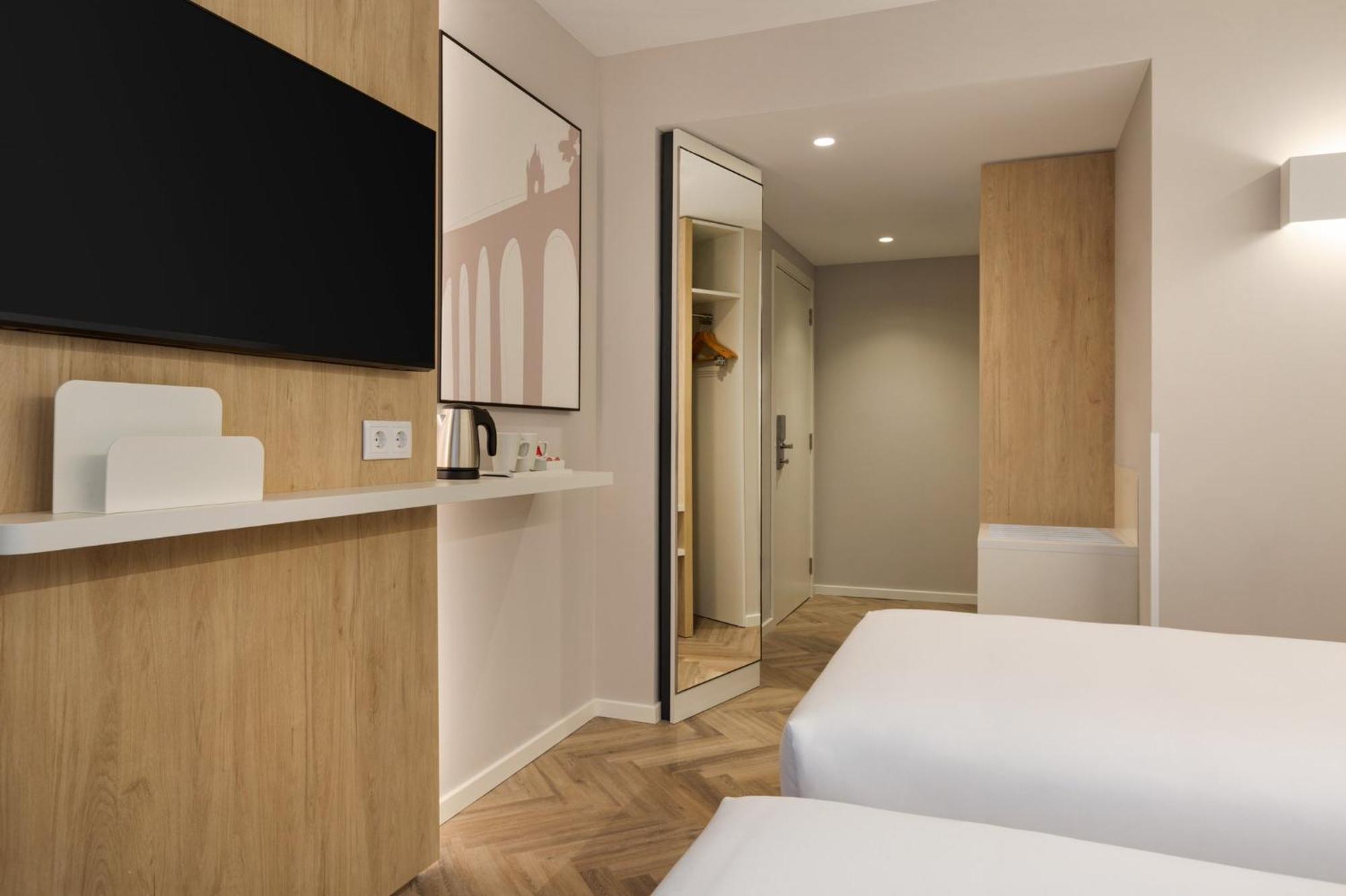 Holiday Inn Express Evora By Ihg Exteriör bild